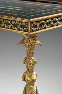 47_10青铜镀金矮桌，路易十六风格，MILLET 手工制造厂corrigé