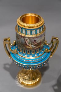 成对法国Sèvres官窑花瓶